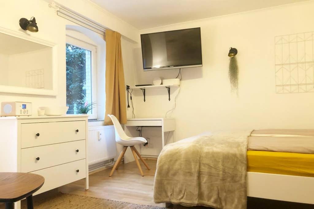Gemuetliche Sanierte 1 Zimmer Wohnung Mit Privatem Parkplatz Im Zentrum Kiel Eksteriør bilde