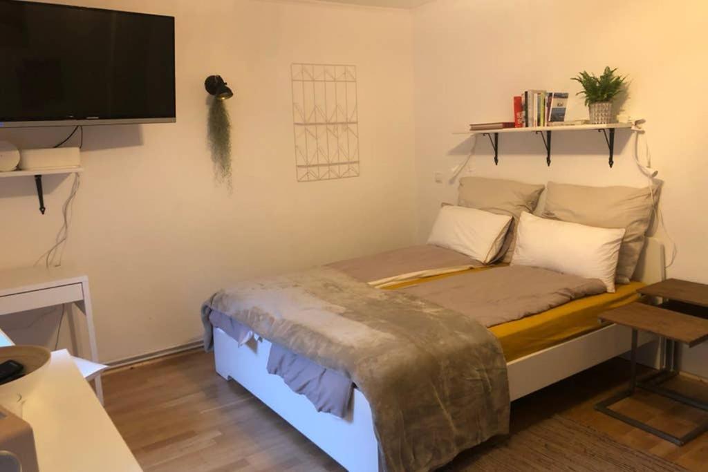 Gemuetliche Sanierte 1 Zimmer Wohnung Mit Privatem Parkplatz Im Zentrum Kiel Eksteriør bilde